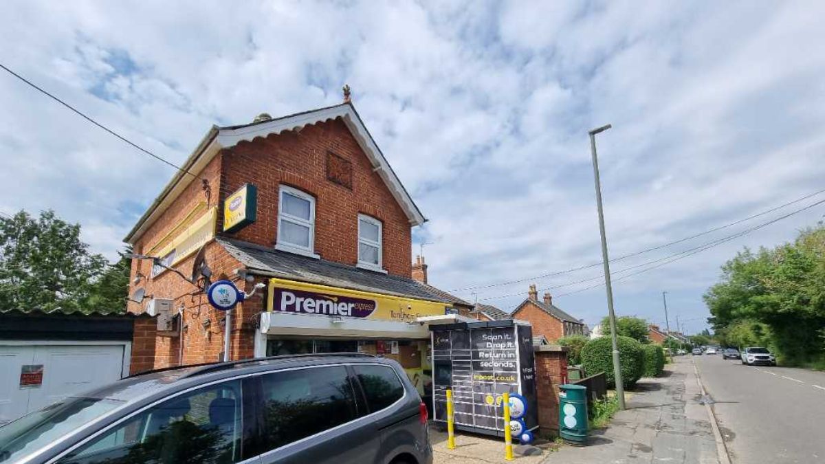 InPost locker at 30 Oxenden Rd, Tongham 24/7 InPost Locker - Tongham Food and Wine, Farnham