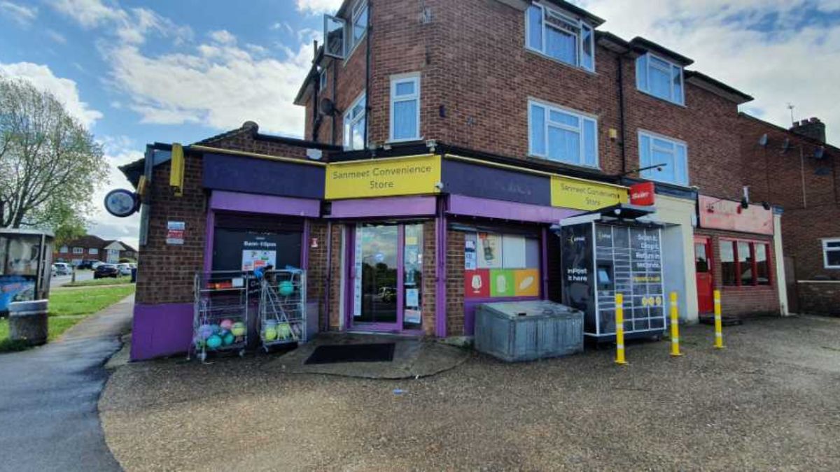 InPost locker at 9 Mentmore Road 24/7 InPost Locker - Sanmeet Convenience Store, High Wycombe