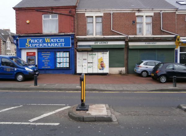 InPost locker at 136 Heaton Park Road 24/7 InPost Locker - Price Watch Supermarket, Newcastle upon Tyne