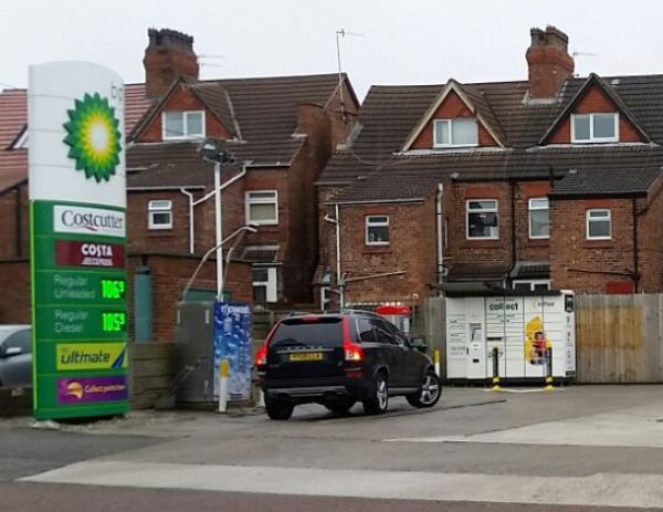 InPost locker at 15-35 Leasowe Road 24/7 InPost Locker - BP Wallasey Service Station, Wallasey