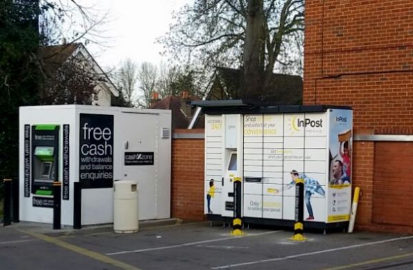 InPost locker at Maidenhead Road 24/7 InPost Locker - BP Maidenhead Road Petrol Station, Windsor