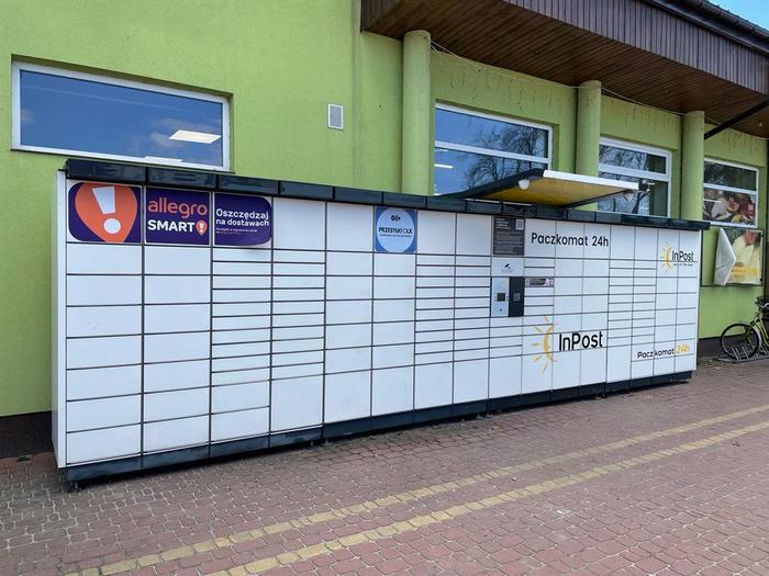 Paczkomat ADA01N Przy sklepie Groszek