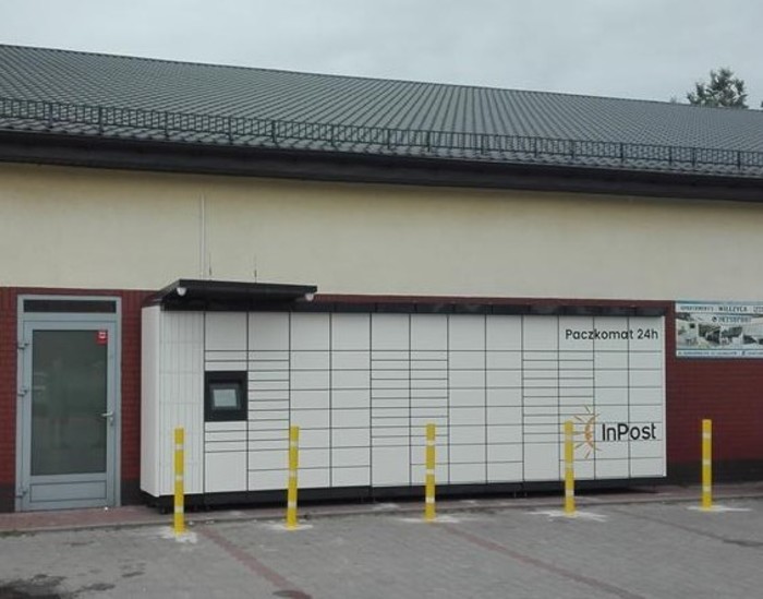 Paczkomat ALK01M Na parkingu sklepu Twój Market