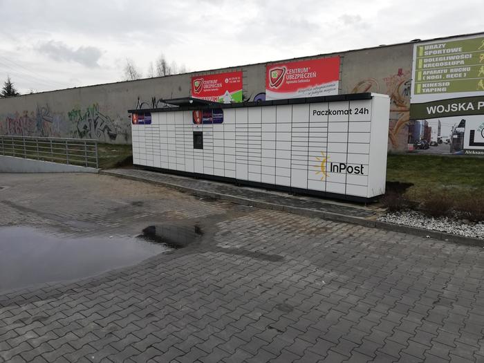 Paczkomat ALL02M Przy Markecie Lidl.