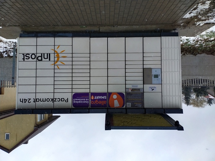 Parcel Locker ALL04N Przy sklepie motocyklowym