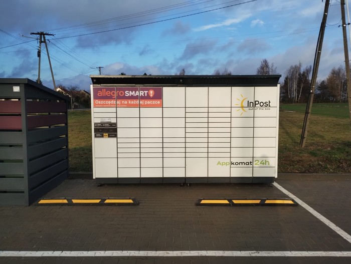 Parcel Locker AMZ01BAPP Parking przed OSP