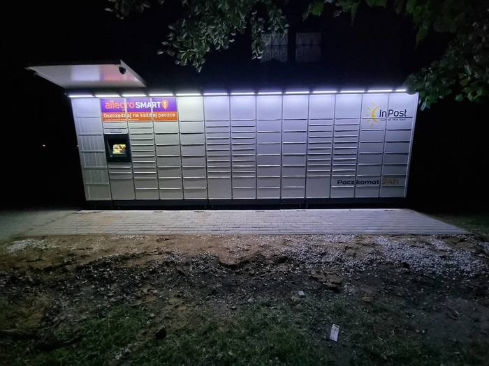 Paczkomat ANB01M przy sklepie Sezam