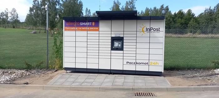 Paczkomat BAO01M Przy wjeździe do Hotelu Bardo