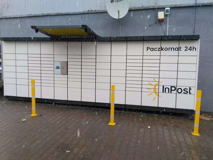 Parcel Locker BAR03N Koło Drogerii Rossmann