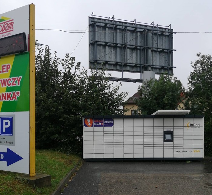 Paczkomat BBI24M parking sklepu