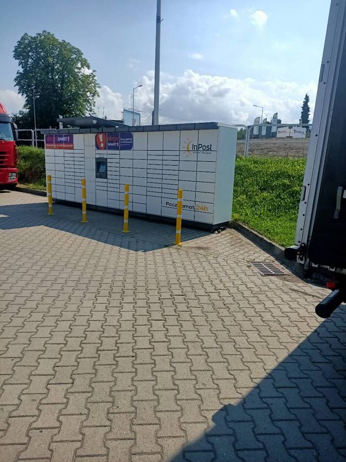Paczkomat BBI40M parking stacji