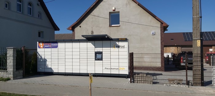Paczkomat BCY01M na terenie parkingu Elektro-bud