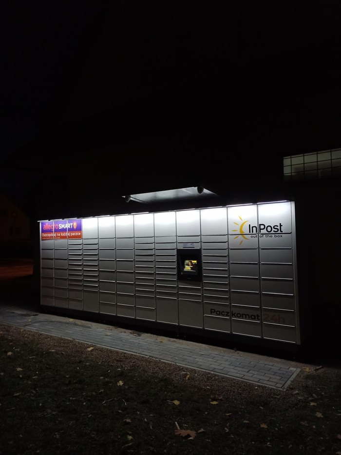 Parcel Locker BDE02M Boczna Ściana Sklepu
