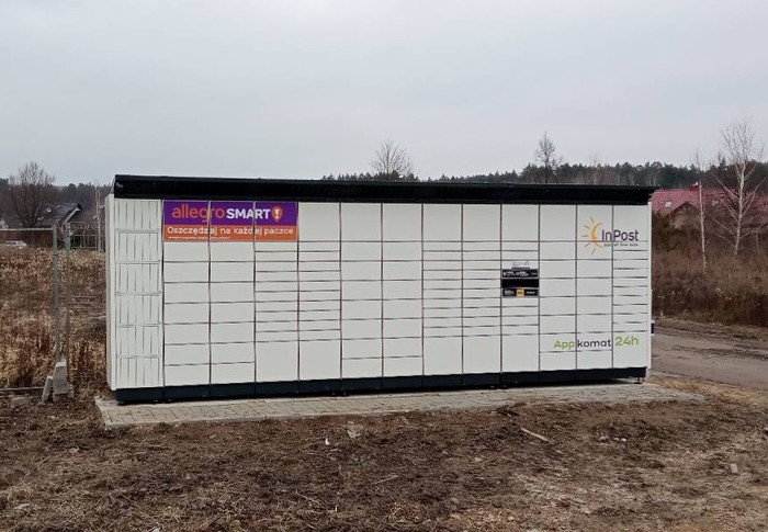 Paczkomat BDO01BAPP przy parkingu serwisu