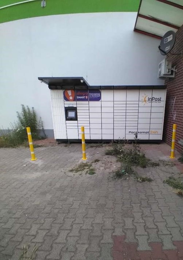 Paczkomat BDO04M Bok budynku
