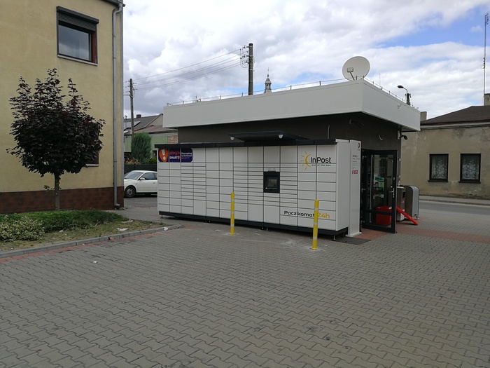 Paczkomat BEC01M Przy budynku stacji paliw MAX