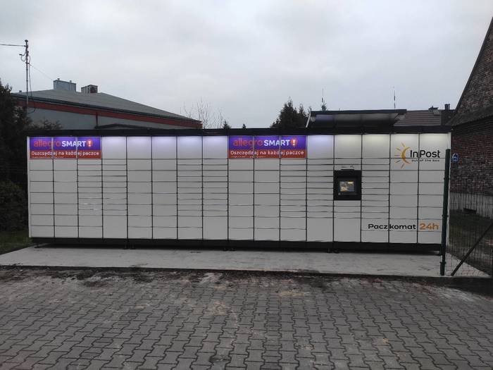 Paczkomat BED10M 2WAY – Studio reklamy