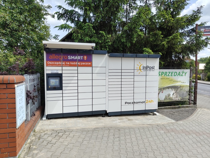 Paczkomat BEI02M Przed Sklepem Polskim