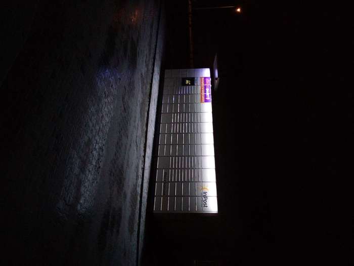 Paczkomat BEL17M Przy wjeździe do piekarni Społem