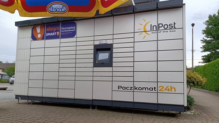 Paczkomat BES03M Przy sklepie spożywczym