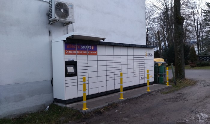 Paczkomat BGR01M Przy sklepie Delikatesy Centrum