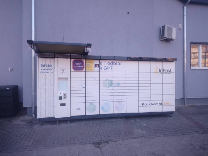 Paczkomat BGT01ML Prywatna Posesja, Budynek Gabinetów Lekarskich