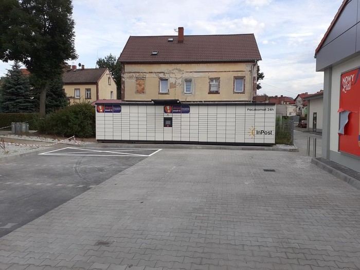Paczkomat BGT02M Przy parkingu Lidla