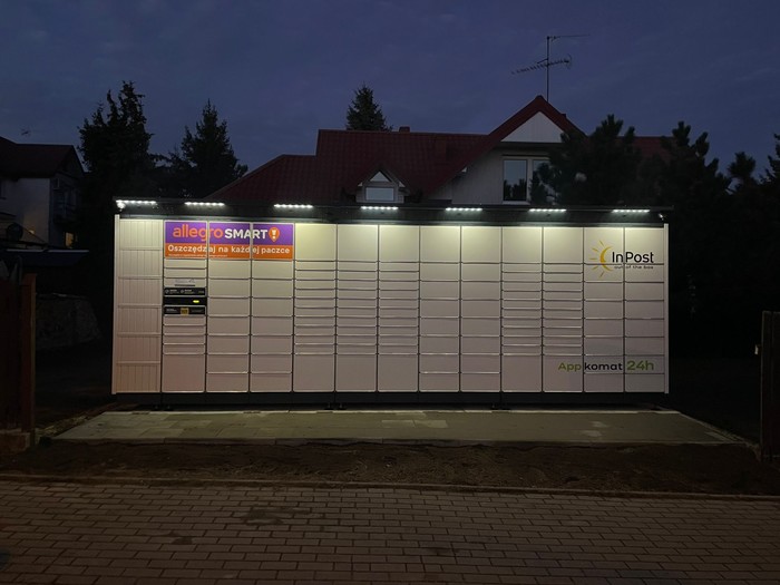 Parcel Locker BIA04BAPP W ogrodzeniu od ulicy Olimpijskiej