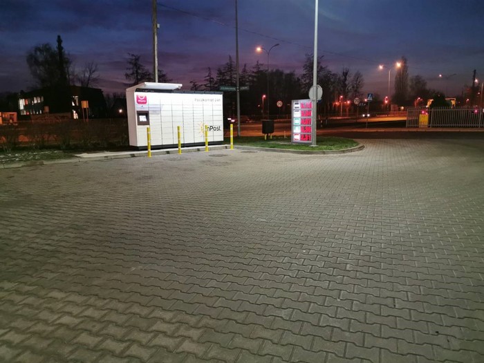 Paczkomat BIA06M Przy stacji paliw Lotos