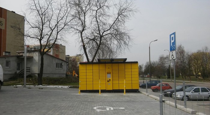 Paczkomat BIA09A Parking PKO BP obok apteki
