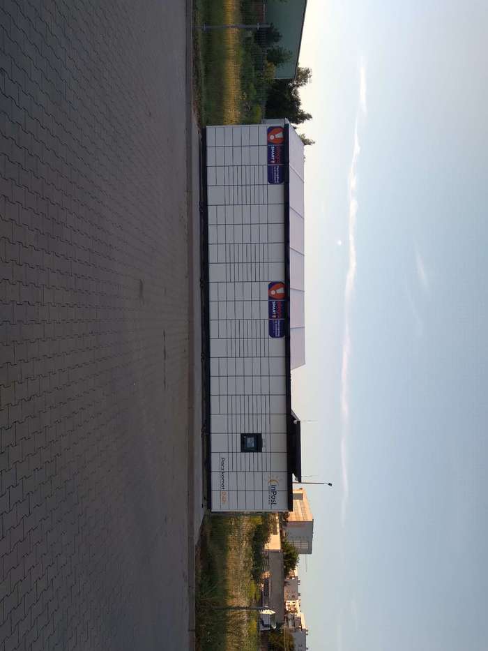 Parcel Locker BIA55M Na parkingu