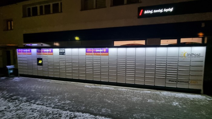 Parcel Locker BIA72M Obok sklepu Top Market