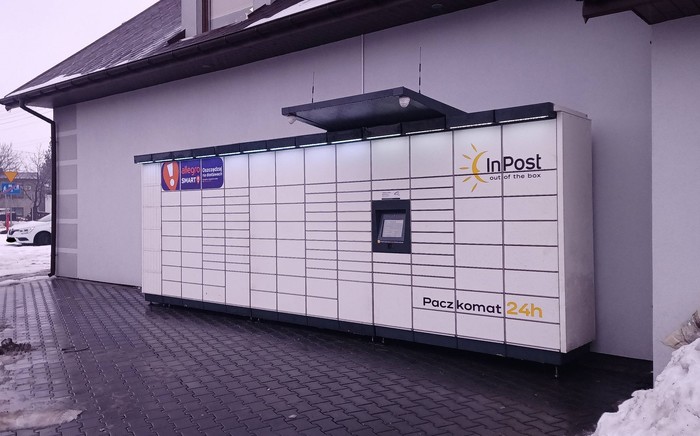Paczkomat BIE03M Parking z tyłu sklepu ABC