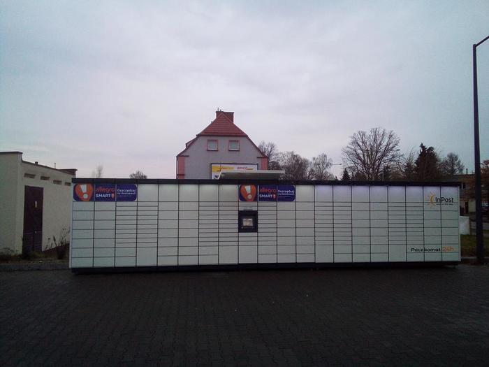 Paczkomat BIG03M Przy markecie LIDL od strony magazynu