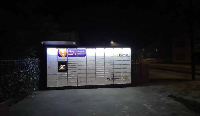 Paczkomat BIL07M Przy centrum motoryzacyjnym