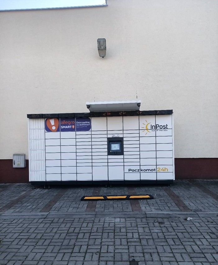 Поштомат BJI02M Przy świetlicy od strony placu zabaw