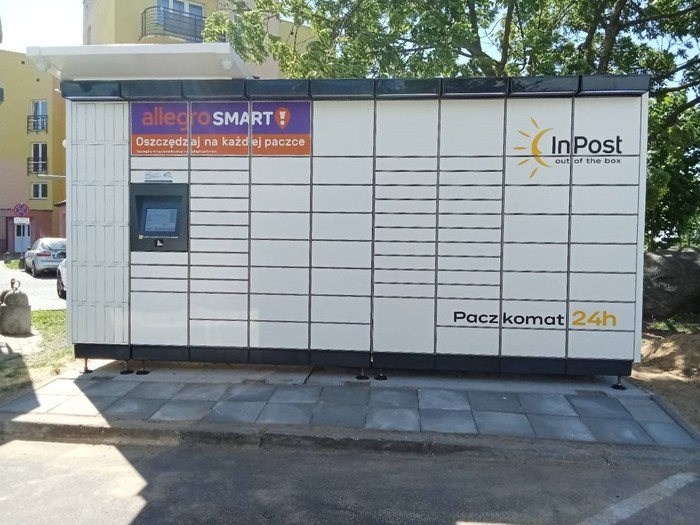Parcel Locker BKU04M Przy parkingu osiedlowym