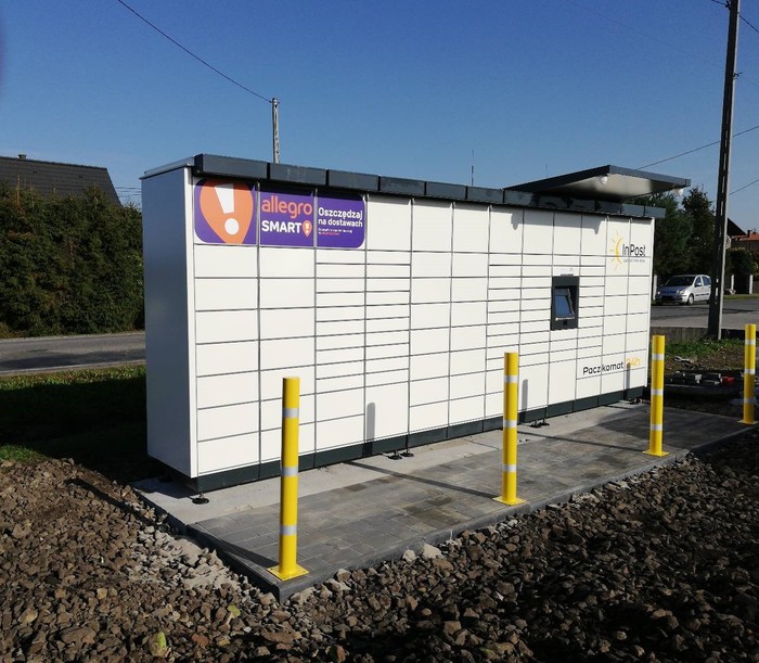 Parcel Locker BKV01M parking przed stacją kontroli pojazdów