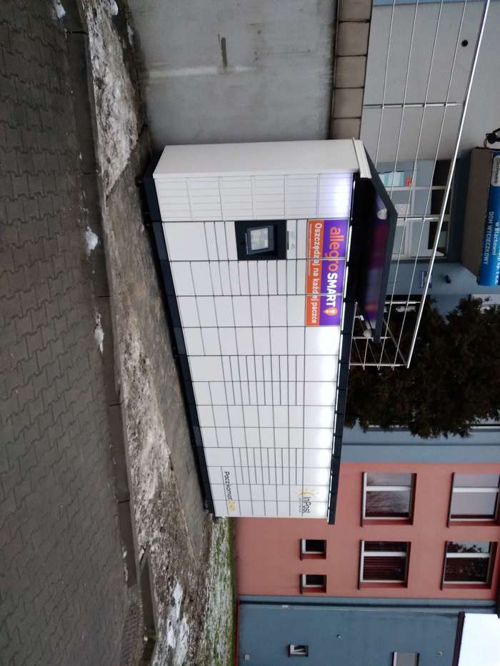 Paczkomat BLH06M Stadion sportowy