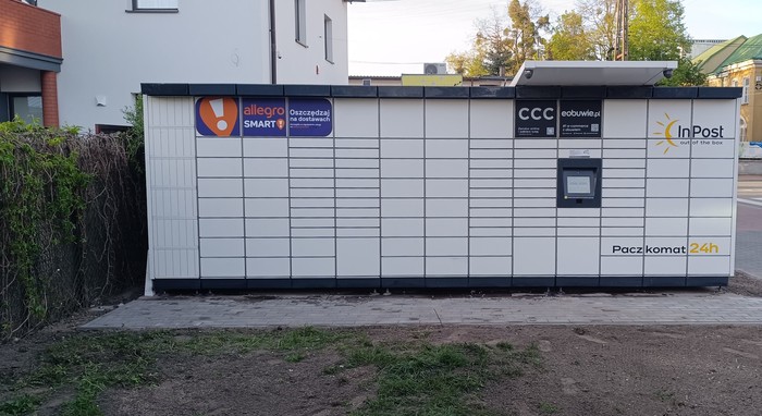 Paczkomat BLO07M Przy budynku mieszkalnym
