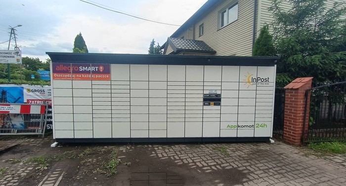 Paczkomat BLSQ01BAPP Przy bramie wjazdowej