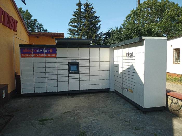 Paczkomat BOB02M Przy sklepie spożywczym