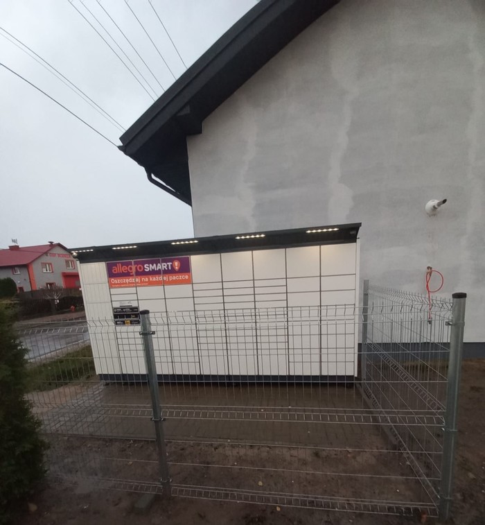 Paczkomat BOBA01BAPP Przy ogrodzeniu