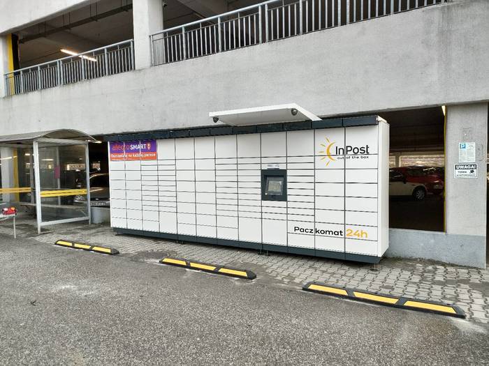 Paczkomat BOC15M Wjazd do Galerii / przy przystanku autobusowym