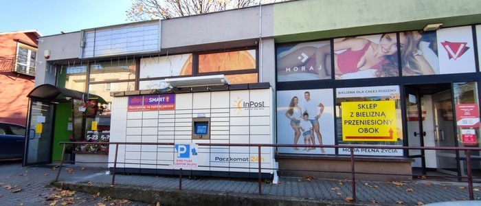 Paczkomat BOC18M Przy markecie Carrefour Express