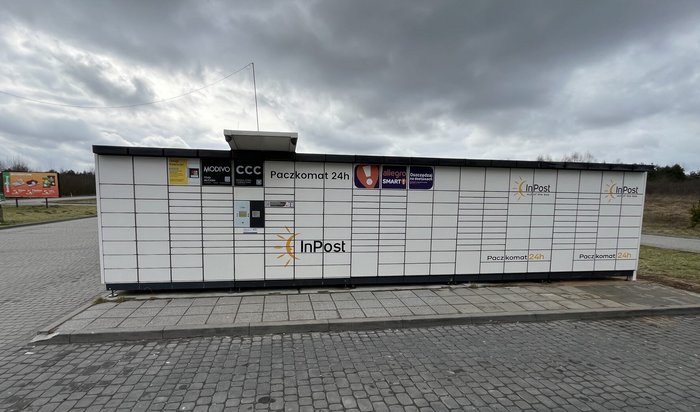 Paczkomat BOI01N Przy sklepie Delikatesy Centrum