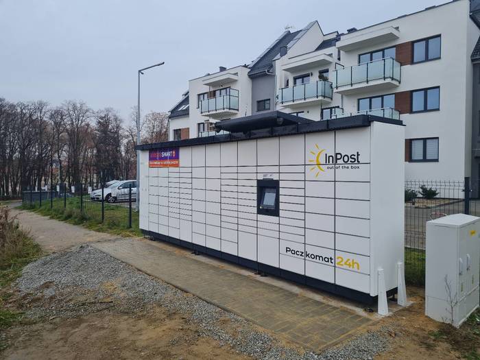 Paczkomat BOL15M Przy ulicy.
