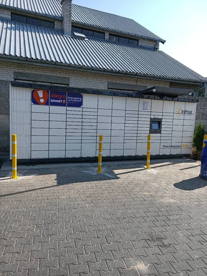 Поштомат BOQ01M Przy stacji Moya, przy wjeździe na parking dla tirów