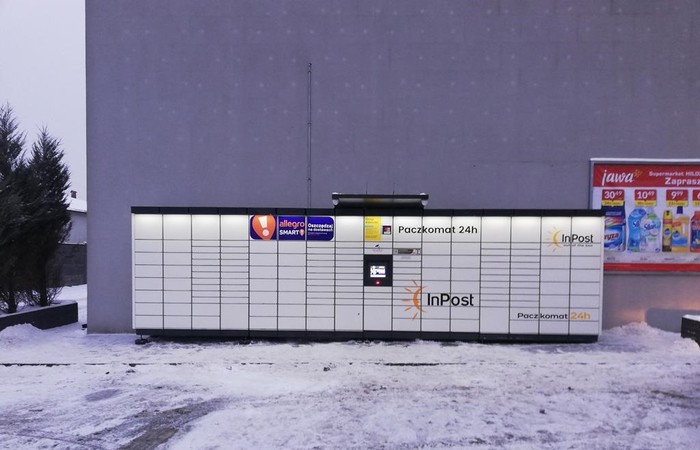 Paczkomat BRD01M Przy wejściu do Słonecznego Supersamu