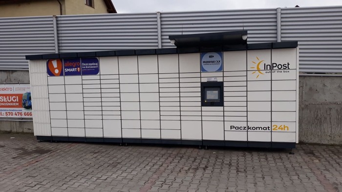 Paczkomat BRD06M przy myjni TAKO